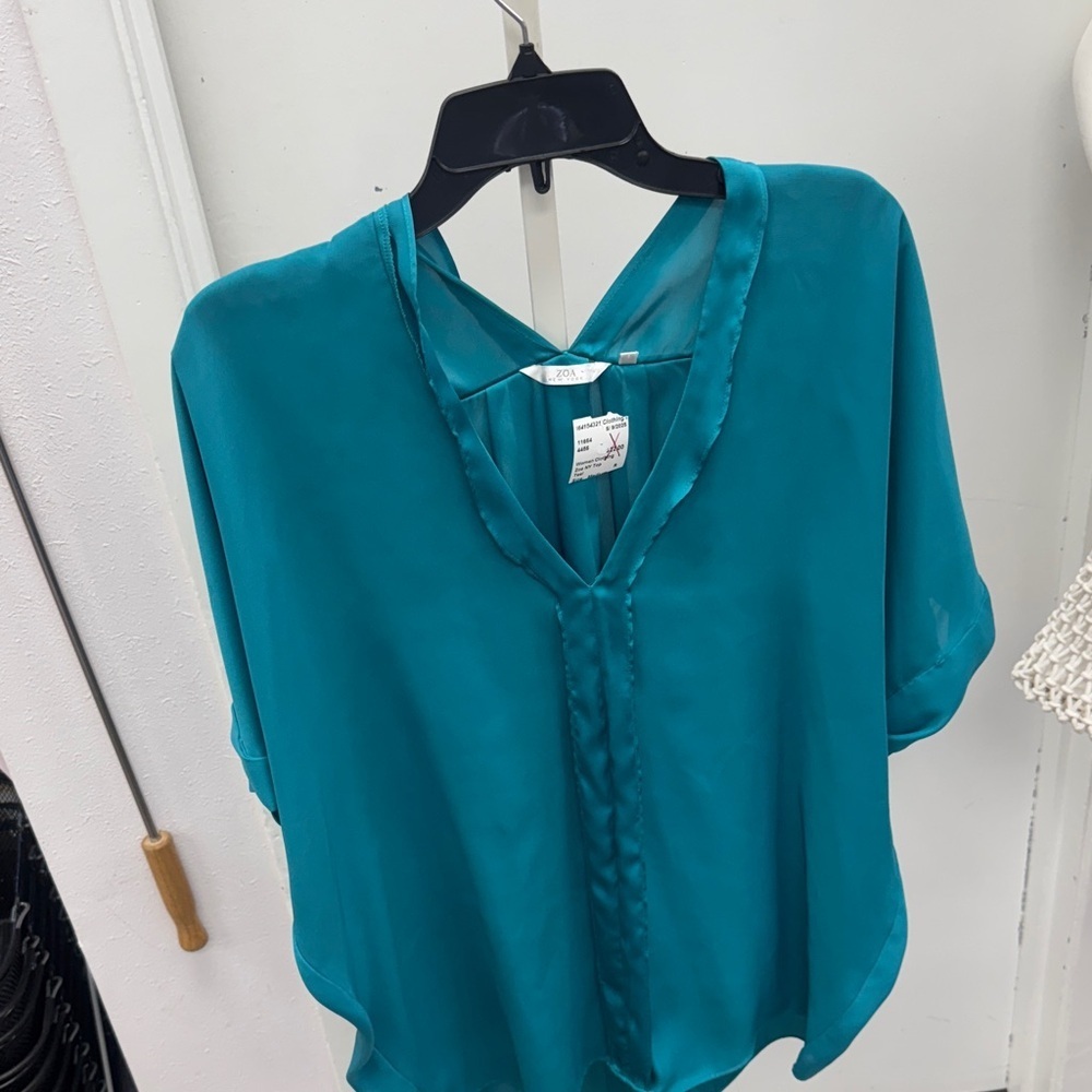 Zoa Teal Satin V-Neck Blouse Size Medium